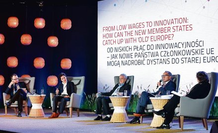 Uczestnicy debaty „Od niskich płac do innowacyjności”. Od lewej: Dominykas Sumskis, Eszter Nova, Ste