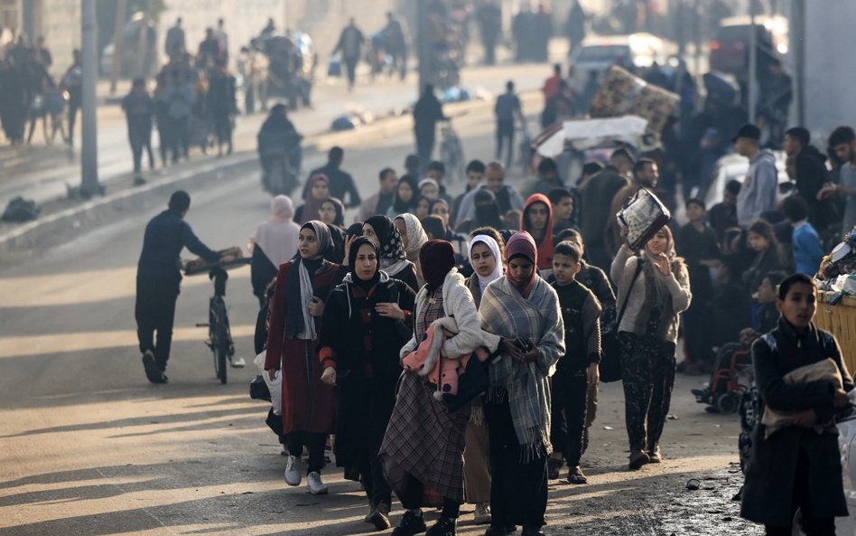 Palestyńczycy idą w kierunku bezpieczniejszych obszarów po wznowieniu izraelskich ataków na Rafah w 