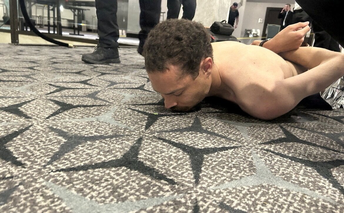 Стрельба на гала-ужине корреспондентов с Трампом. Подозреваемому предъявлены обвинения