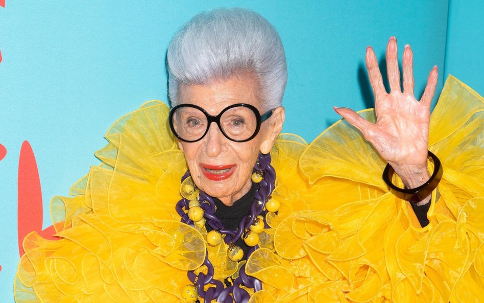 Iris Apfel mówiła o sobie, że jest najstarszą żyjącą nastolatką.