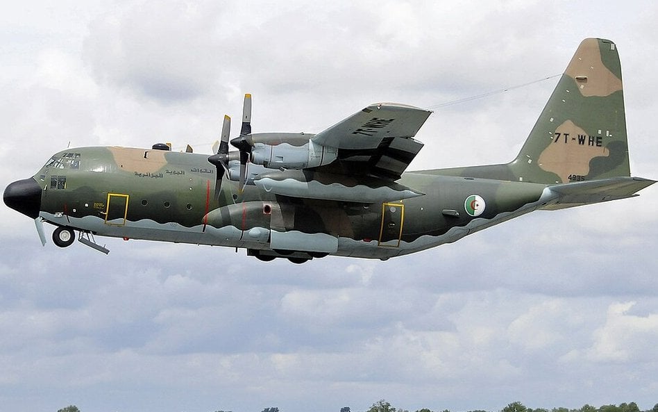 Samolot Algierskich Sił Powietrznych Lockheed C-130H Hercules