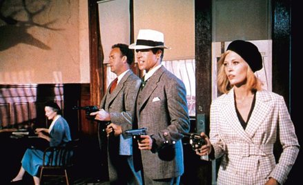 Kadr z filmu „Bonnie i Clyde” (1967). Na pierwszym planie, od lewej: Gene Hackman (Buck), Warren Bea