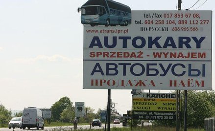 Będą kary za świecące reklamy