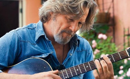 Jeff Briges w „Szalonym Sercu” gra podstarzałego piosenkarza country