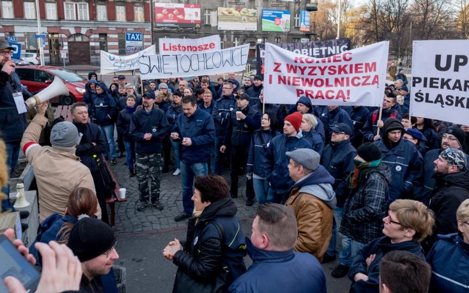 Protest pracowników Poczty Polskiej w Katowicach