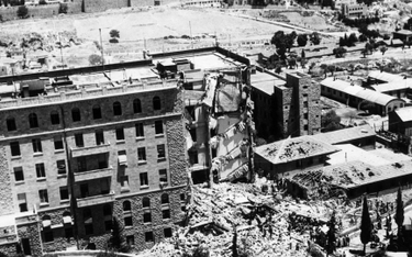 Zrujnowany hotel King David w Jerozolimie po zamachu bombowym dokonanym przez bojowników Irgunu 22 l