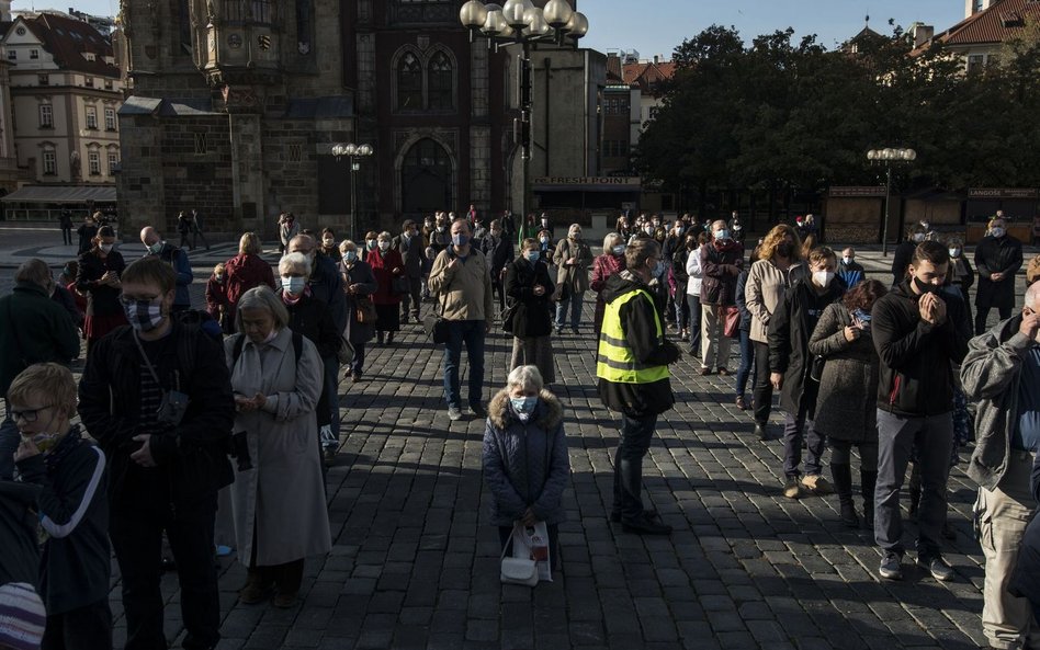 Czechy: Po pięciu dniach liczba zakażeń spadła poniżej 10 tysięcy w ciągu doby