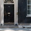 David Cameron nadal pozostaje gospodarzem przy Downing Street 10. W posiedzeniach rządu brać będzie 