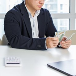 Jakie konsekwencje dla firm i sektora publicznego przyniesie opóźniona implementacja dyrektywy ws. r