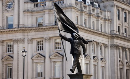 Banksy potwierdził, ze nowy pomnik w Londynie jest jego autorstwa