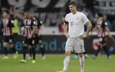 Robert Lewandowski zdobył gola w dziesiątym spotkaniu z rzędu w Bundeslidze, ale Bayern wysoko przeg