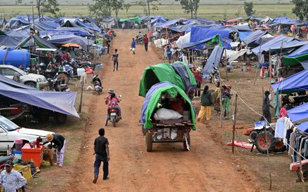 Prowincja Oddar Meanchey w Kambodży. Tymczasowy obóz dla uciekinierów z pogranicznej strefy walk