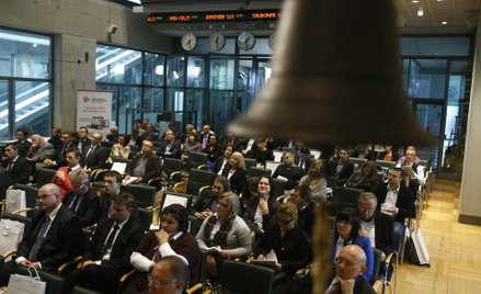 „Unikać banków” nie znaczy „nie inwestować w akcje”