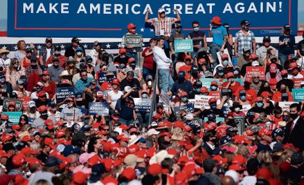 Sztabowcy Donalda Trumpa wiedzą, że hasło „Uczyńmy Amerykę znowu wielką” nie jest już tak chwytliwe 