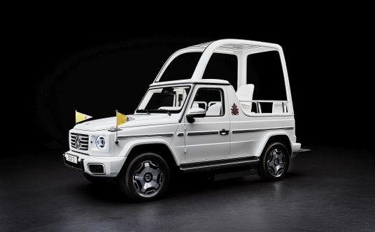Elektryczny Mercedes klasy G Papamobile