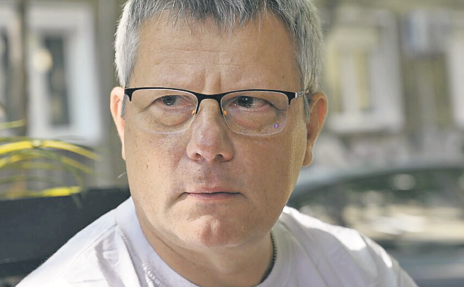 Gość „Plusa Minusa” poleca. Wojciech Chmielewski: Wciągające układy i przekręty