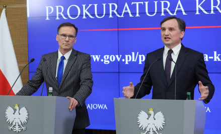 Były już minister sprawiedliwości, prokurator generalny Zbigniew Ziobro (P) i prokurator Tomasz Szaf