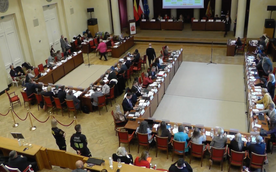 Radni przyjęli Warszawski Program Bezpiecznej Nocy, jednak żądają większej szczegółowości zapisów