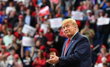 Niebieskie kołnierzyki wciąż są wierne Donaldowi Trumpowi. To dla niego najważniejsze