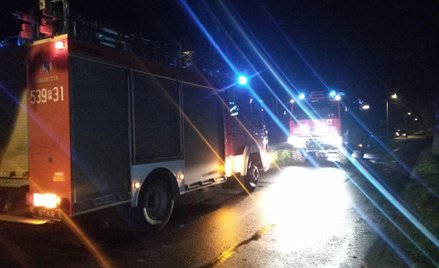 Staranował rodzinę i uciekł. Szuka go policja