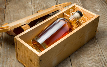 VAT: Kiedy prezent w postaci alkoholu trzeba opodatkować