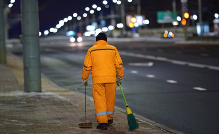 Płaca minimalna rośnie za szybko? Ekonomiści oceniają.