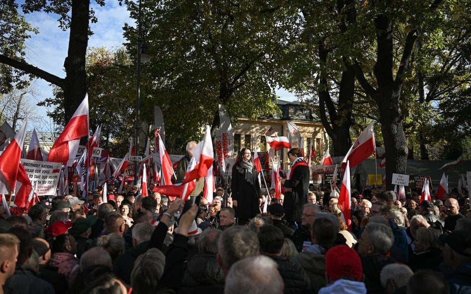 Przed siedzibą TK 14 bm. doszło do starć policji ze zgromadzonymi działaczami m.in. Ruchu Obrony Gra