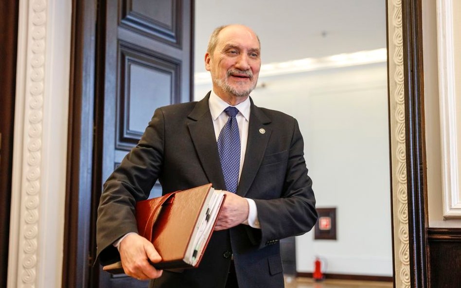 Szef MON Antoni Macierewicz