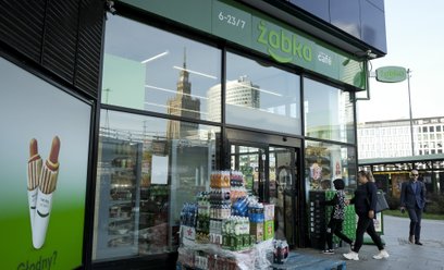 Żabka z miliardem zysku. Inflacja i prohibicja nie zatrzymały wzrostu