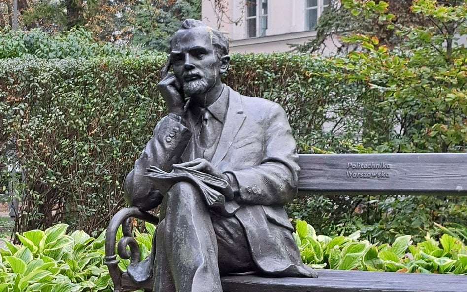 Pomnik prof. Mieczysława Pożaryskiego (1875–1945) na terenie Politechniki Warszawskiej. Profesor Poż