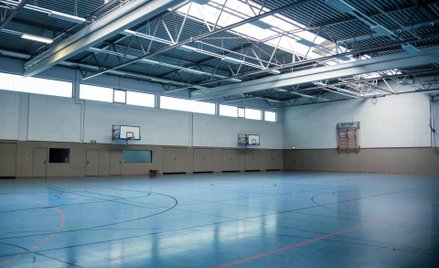 Udostępnianie obiektów sportowych zwolnione z VAT