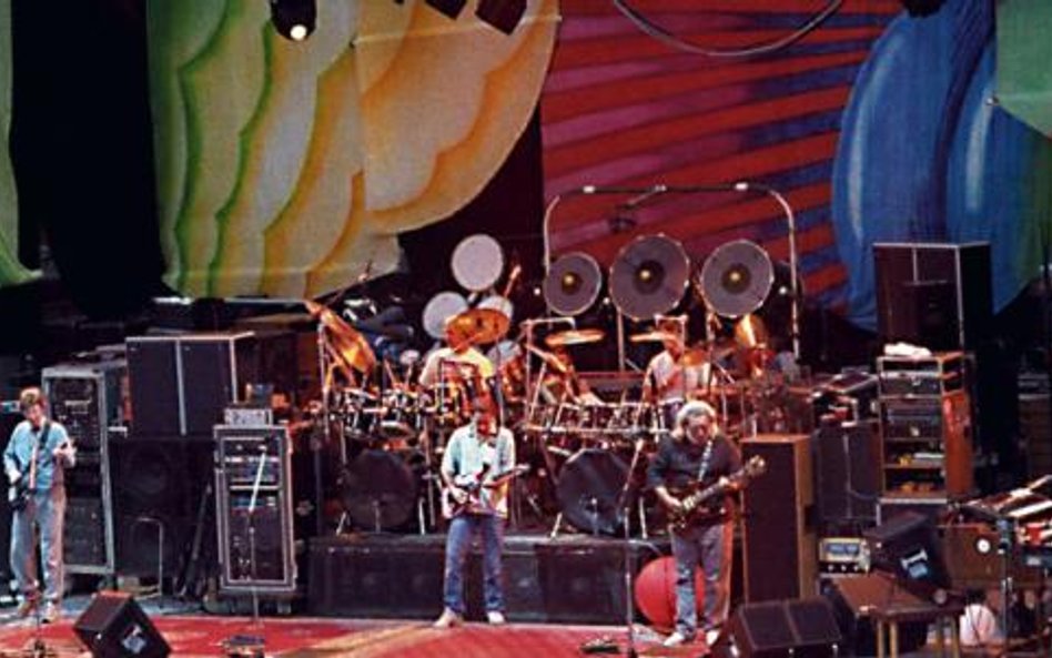 Grateful Dead, legenda amerykańskiego rocka, zamówił u Sawki scenografię do koncertów na 25-lecie ze