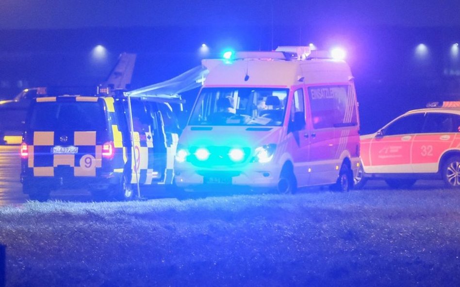 Niemcy: Kierowca umyślnie wjeżdżał w ludzi. Są ranni