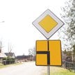 Skrzyżowanie z pierwszeństwem łamanym
