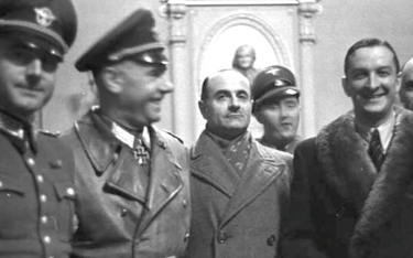 René Bousquet, szef policji Vichy (pierwszy z prawej), podczas spotkania z niemieckimi oficjelami w 