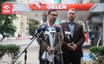Wiceprezes PiS Przemysław Czarnek (P) i europoseł Daniel Obajtek, prezes Orlenu w latach 2018–2024 (