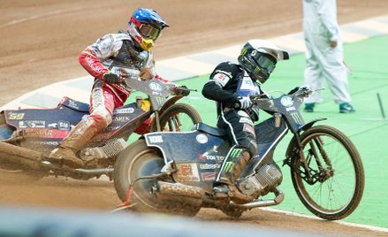Woffinden (z prawej) wygrał w tym sezonie już drugi turniej Grand Prix