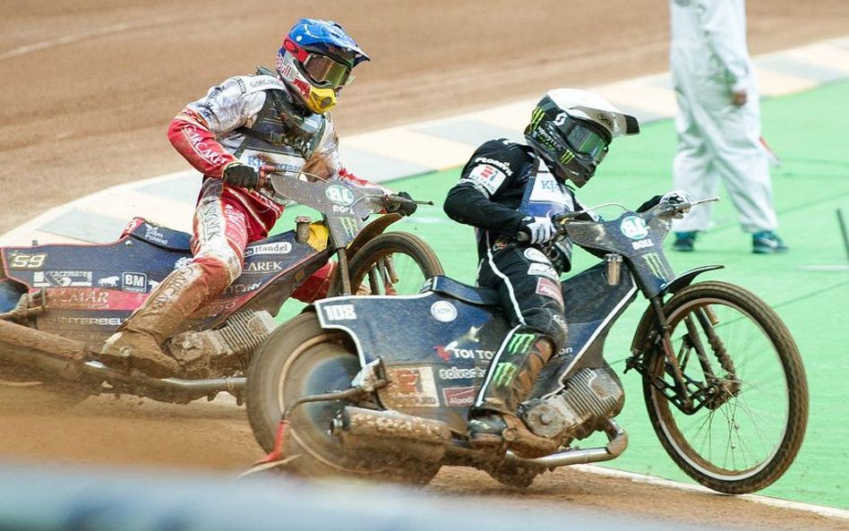 Woffinden (z prawej) wygrał w tym sezonie już drugi turniej Grand Prix