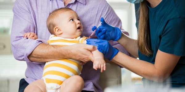 RSV u niemowląt to problem szerszy niż pediatria — większość hospitalizowanych bez czynników ryzyka