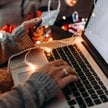 W skrócie: Polacy coraz bardziej mobilni, a prezenty kupują przez internet