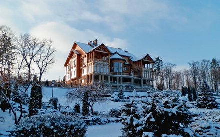 Meżyhirie w śniegach. Bez rozgrzewki nie sposób zwiedzać