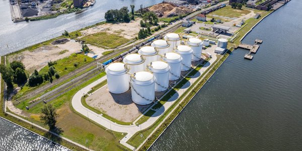 Unimot in crisis mode. Diversifies fuel supplies