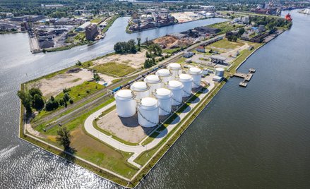 Niepewność na rynku paliw. Unimot działa, by uniknąć braków