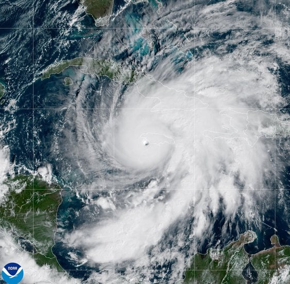 Huragan Melissa w pobliżu Jamajki