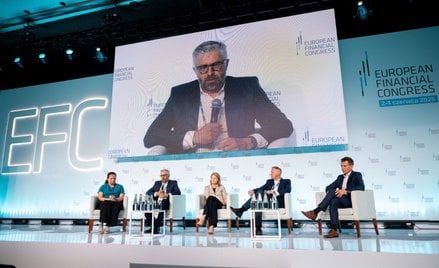 Uczestnicy panelu „Bankowość dla przedsiębiorstw 4.0 – jak technologia wspiera relacje z klientami?”