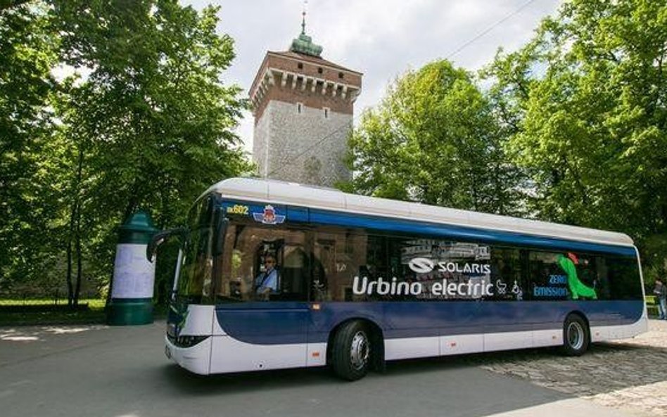 Samorządy chcą publicznego transportu na prąd. Porozumienie 41 miast i gmin z PFR podpisane.