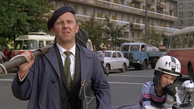 „Nie lubię poniedziałku” to film, który aż skrzy się od warszawskich kadrów. W kadrze Jerzy Turek po