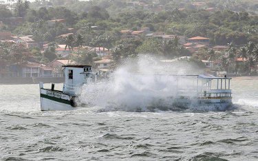 Brazylia - zatonął statek i prom