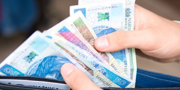 The pensioner demands 100 1000  zlotys from the state. The Prime Minister speaks of "abuse of law"