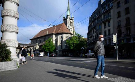 Rząd Szwajcarii uznał, że dzieci nie zakażą swoich dziadków